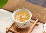 喝茶可以吃虾吗 喝完茶能不能吃虾（喝了茶能不能吃虾）