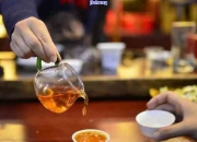 酒后多久可以喝茶 喝完酒后多久可以喝茶（酒后多长时间可以饮茶）